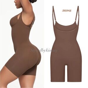 Skims Shapewear Bodysuit BUTT LIFTING OPEN BUST BODYSUIT NWOT L